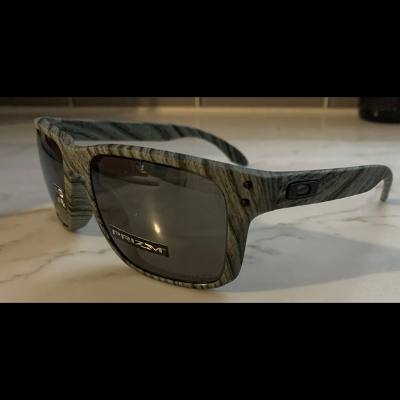 NEW OAKLEY OO9102-H155 HOLBROOK IVORY WOOD